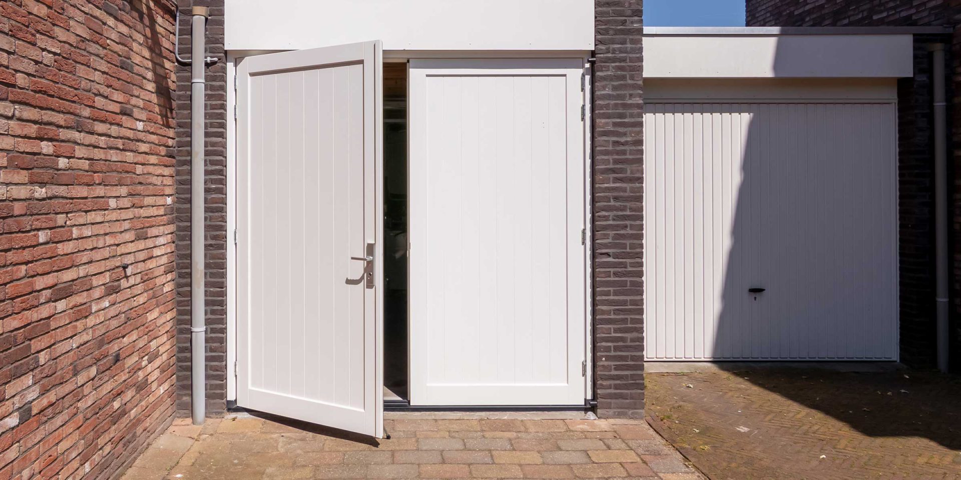 Houten openslaande garagedeur wit