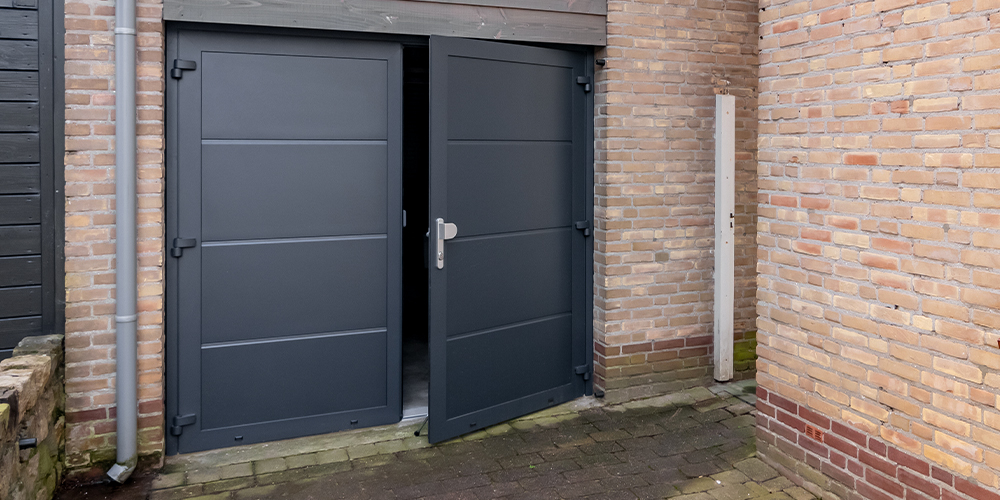 Openslaande garagedeuren onderhoudsarm